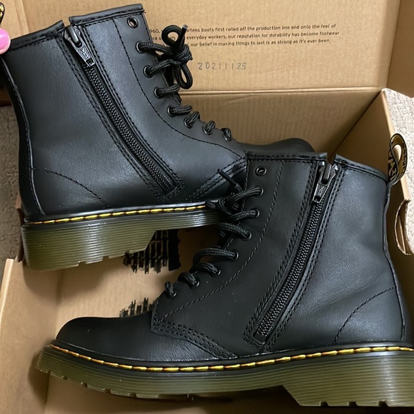 Dr. Martens Shoes Kids Black Leather Doc Martens Boots Softy T 46 J